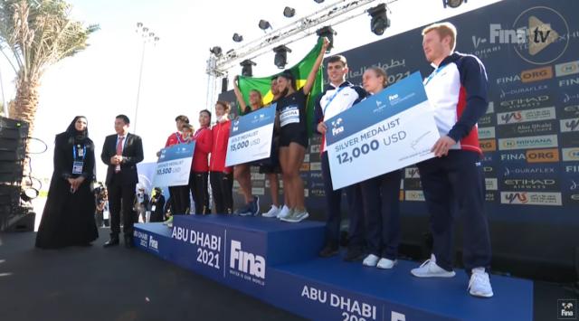 泳联跳水表演赛中国第三 全红婵再现“水花消失术”